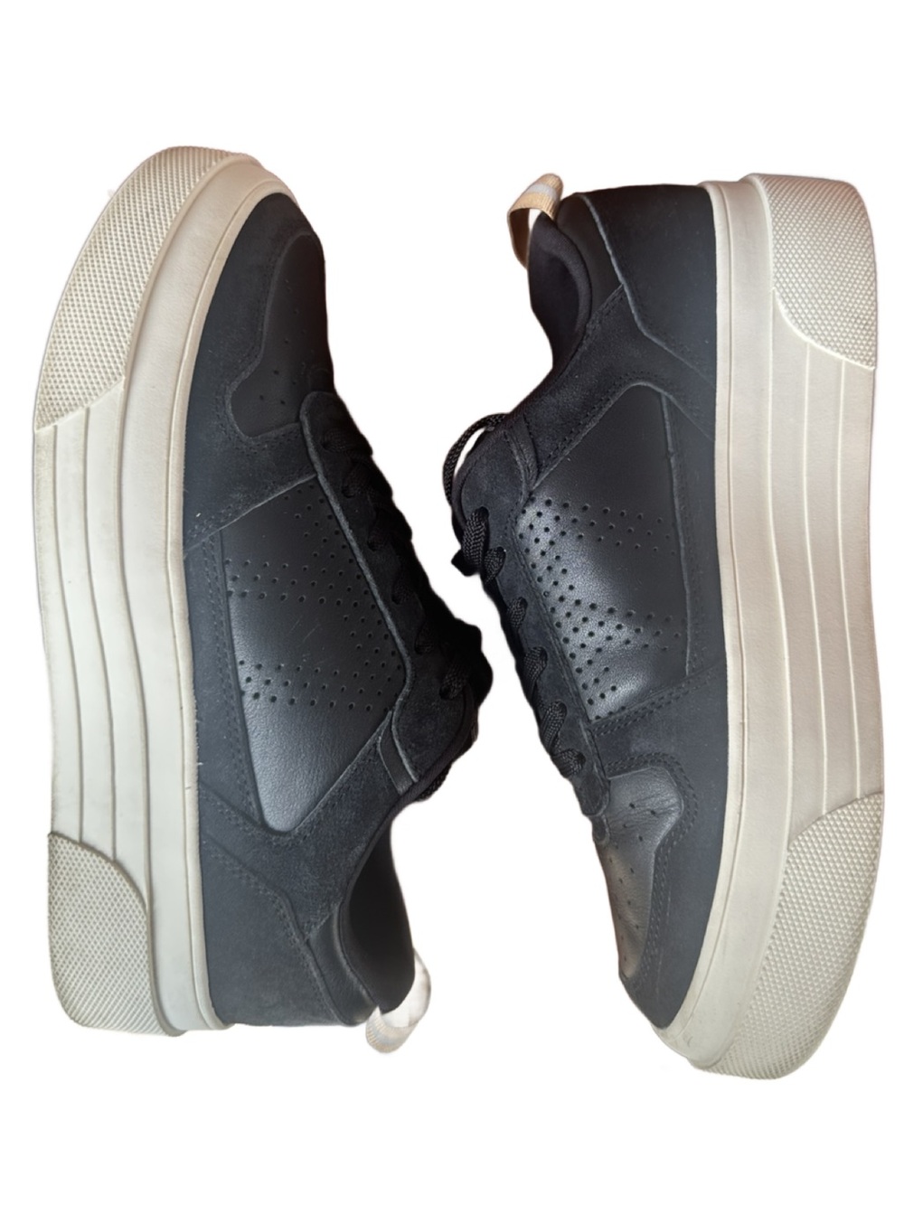Le Tigre Women’s Black Suede Low-Top Platform Sneakers with Cream Sole Accents - Picture 3 of 8